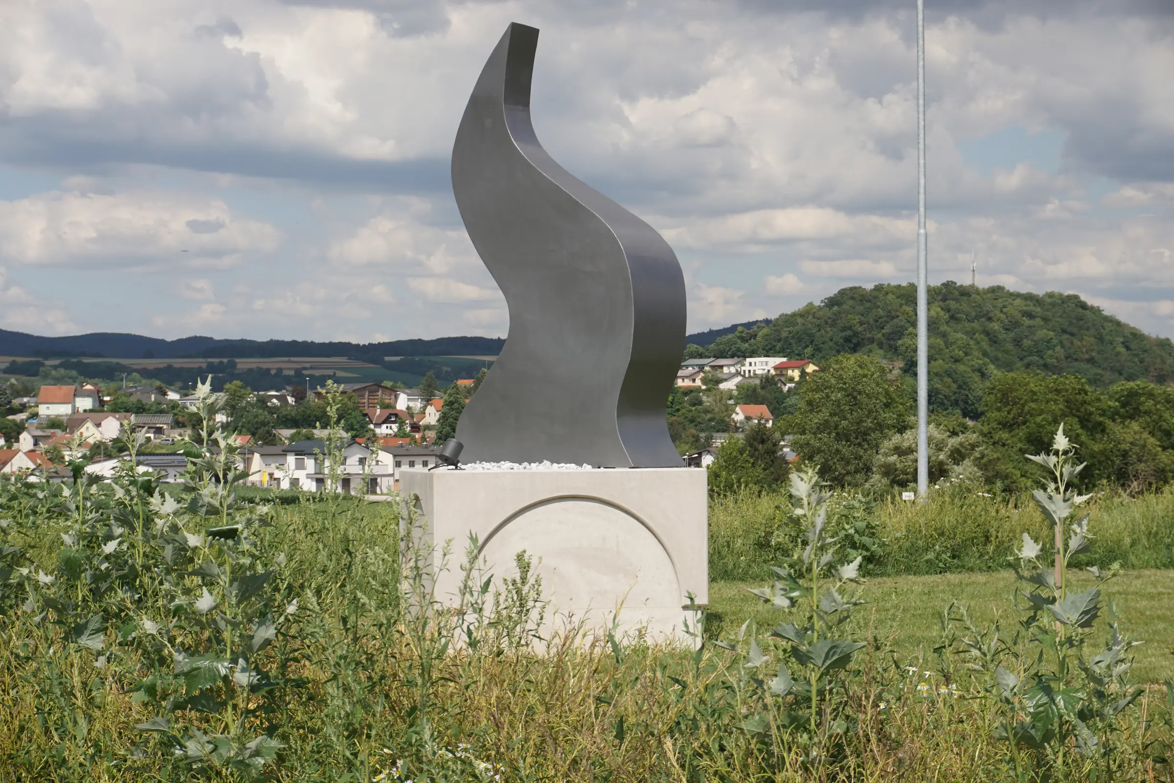 Zeichen im öffentlichen Raum „Flamme“ — Skulptur, o. J.