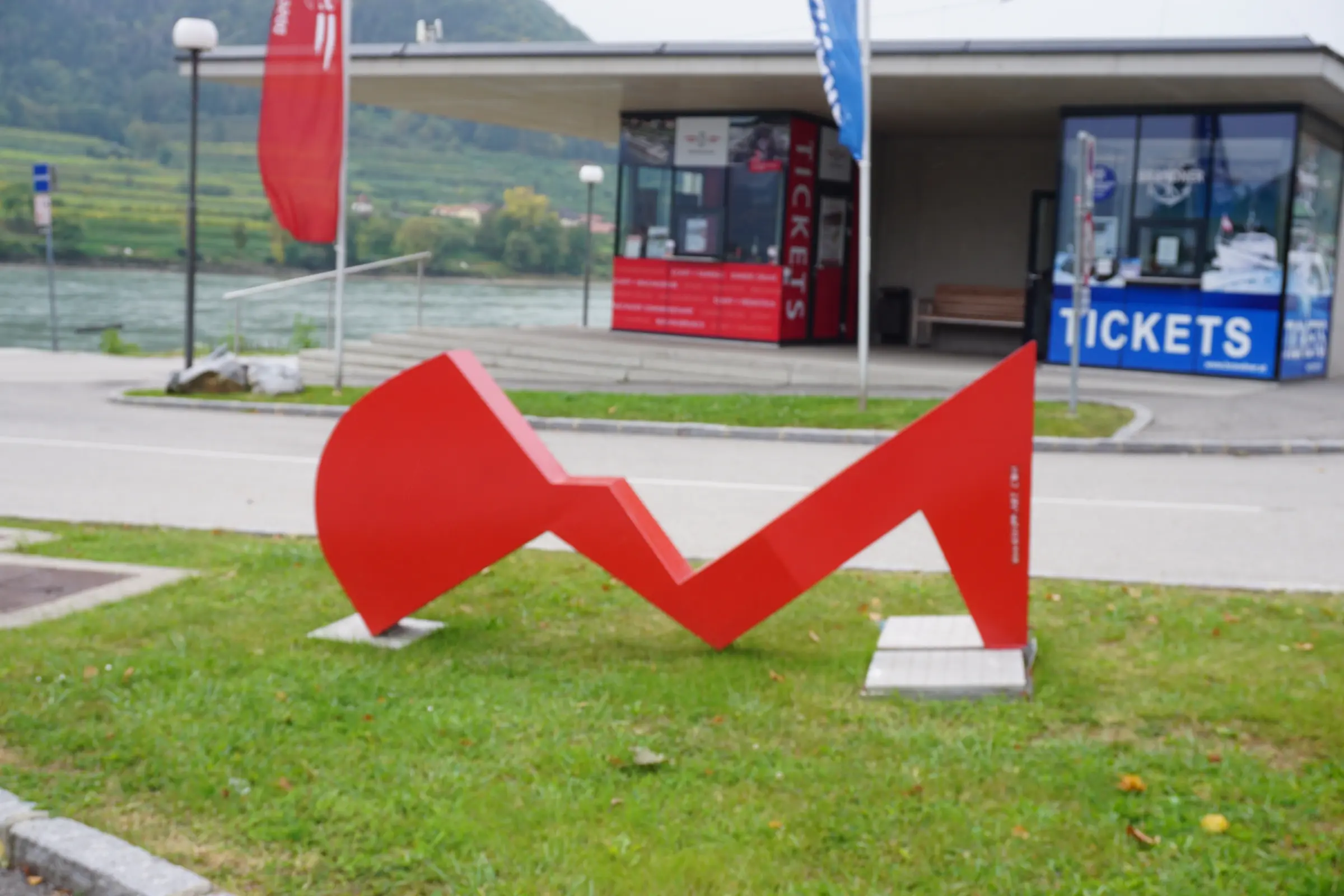 Roter Fisch — Skulptur im öffentlichen Raum, o. J.
